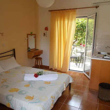 Appartamento Elenas Garden Kávos Esterno foto