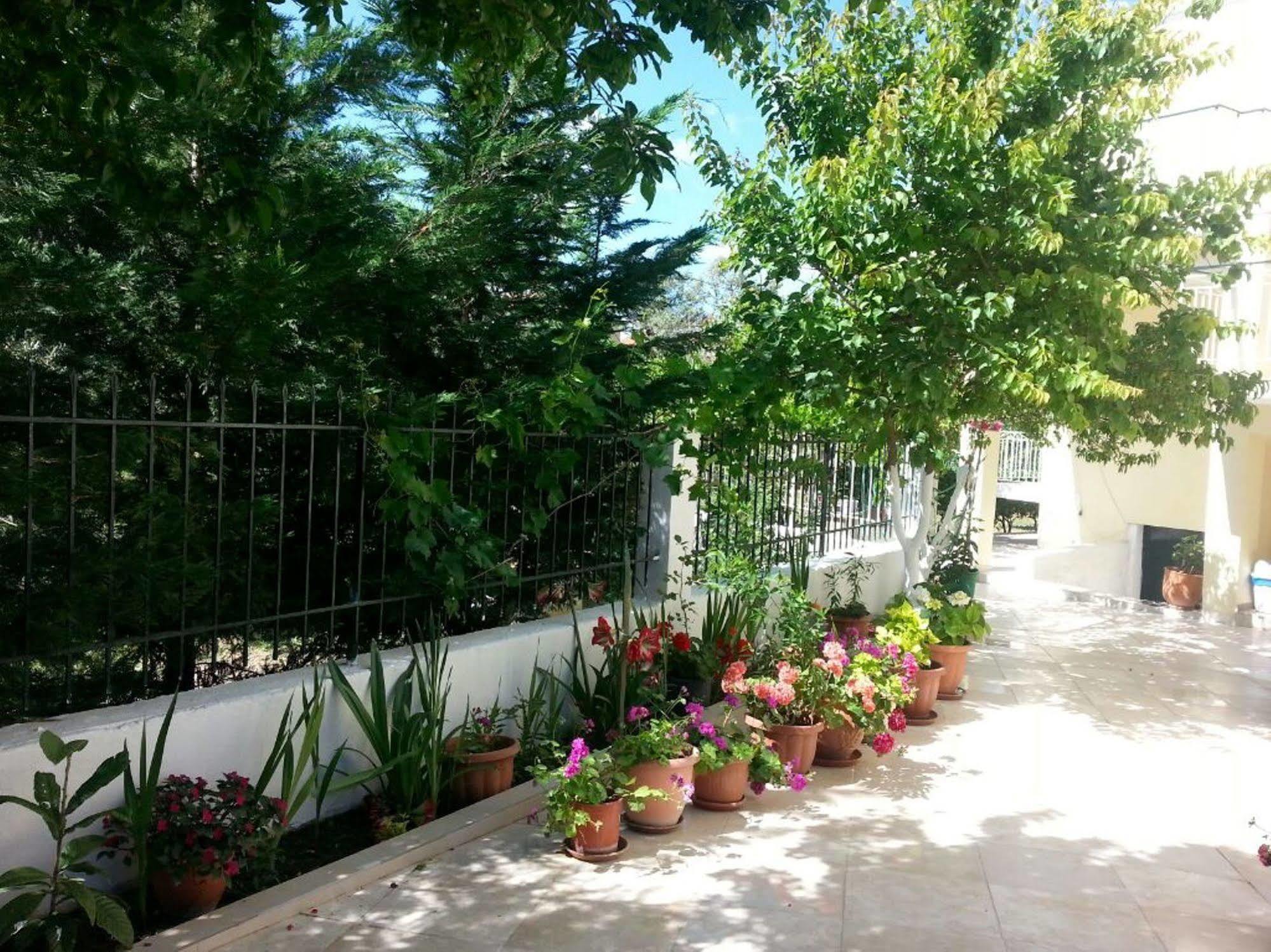 Apartment Elenas Garden *