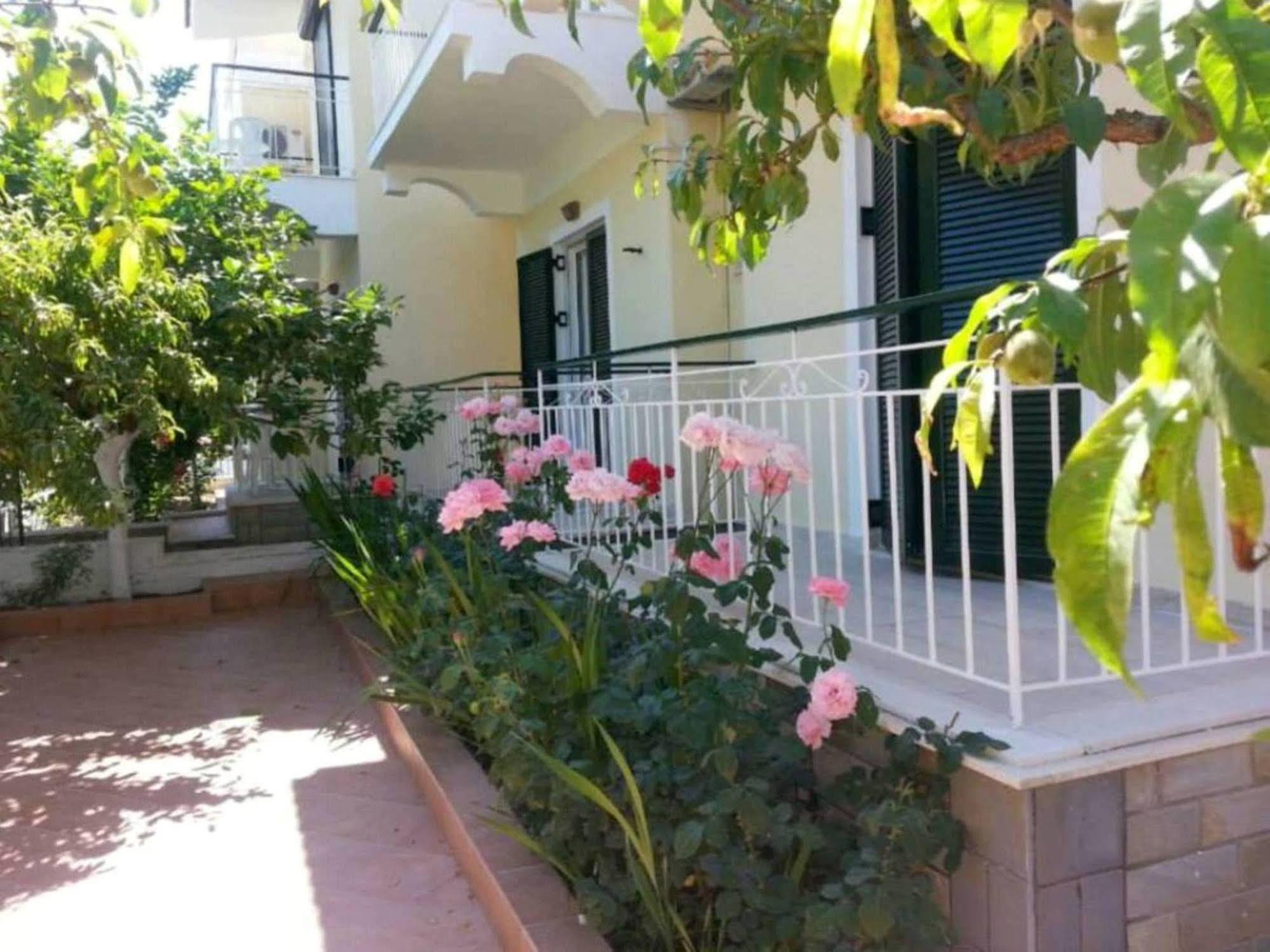 Elenas Garden Kávos